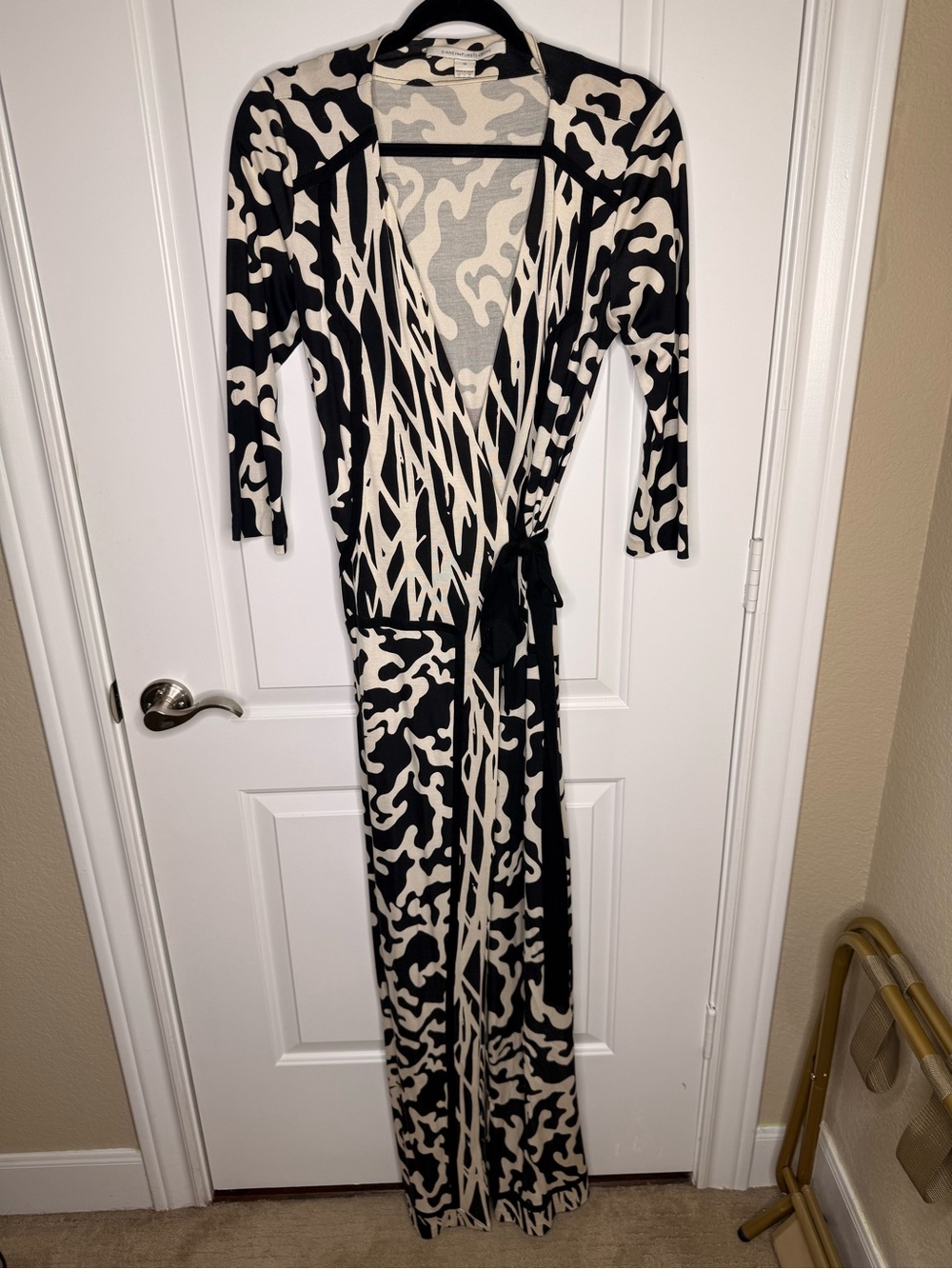 Diane Von Furstenberg Silk Jersey Black and Cream Wrap-Style Maxi Dress - Picture 2 of 10